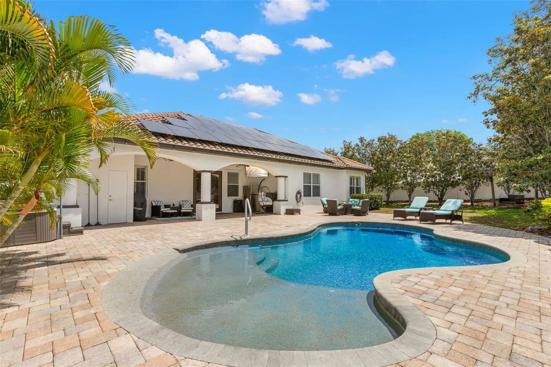 1502 River Court Tarpon Springs FL 34689