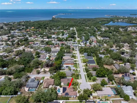1502 River Court Tarpon Springs FL 34689