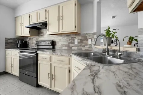 11852 Lark Song Loop Riverview FL 33579