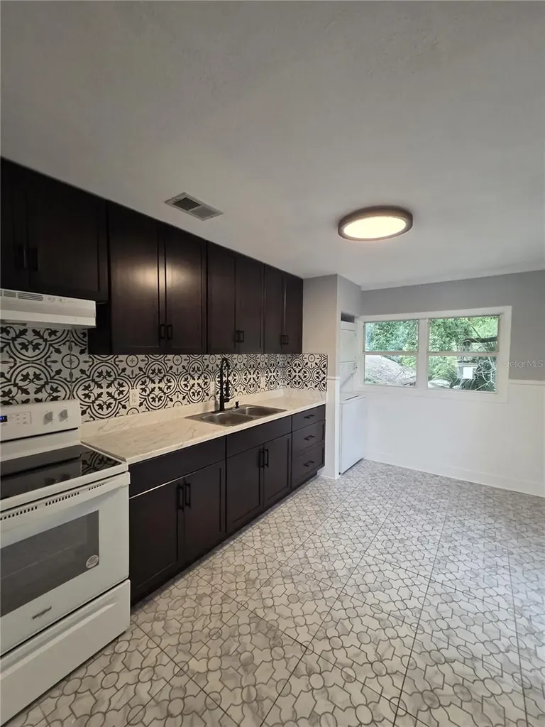 16 S Primrose Drive Orlando FL 32803