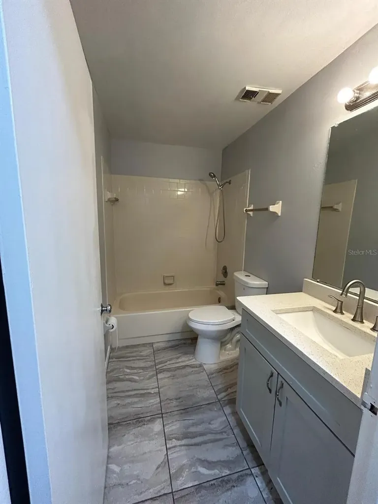 2556 Woodgate Boulevard Orlando FL 32822