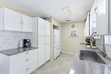 6325 Gulf Drive Holmes Beach FL 34217