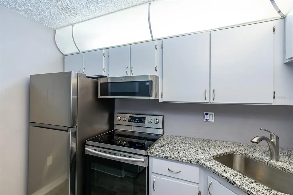 1182 Pine Ridge Circle W Tarpon Springs FL 34688