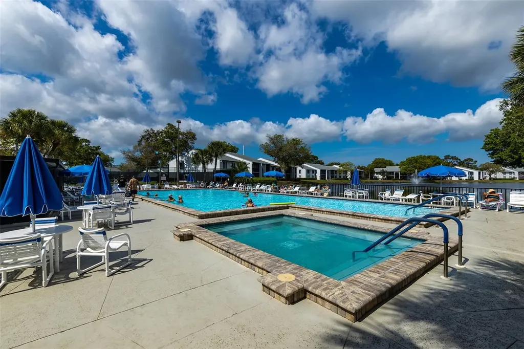 1182 Pine Ridge Circle W Tarpon Springs FL 34688