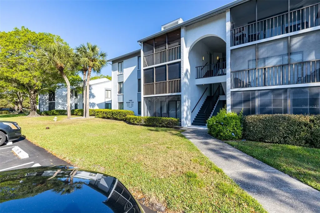 1182 Pine Ridge Circle W Tarpon Springs FL 34688