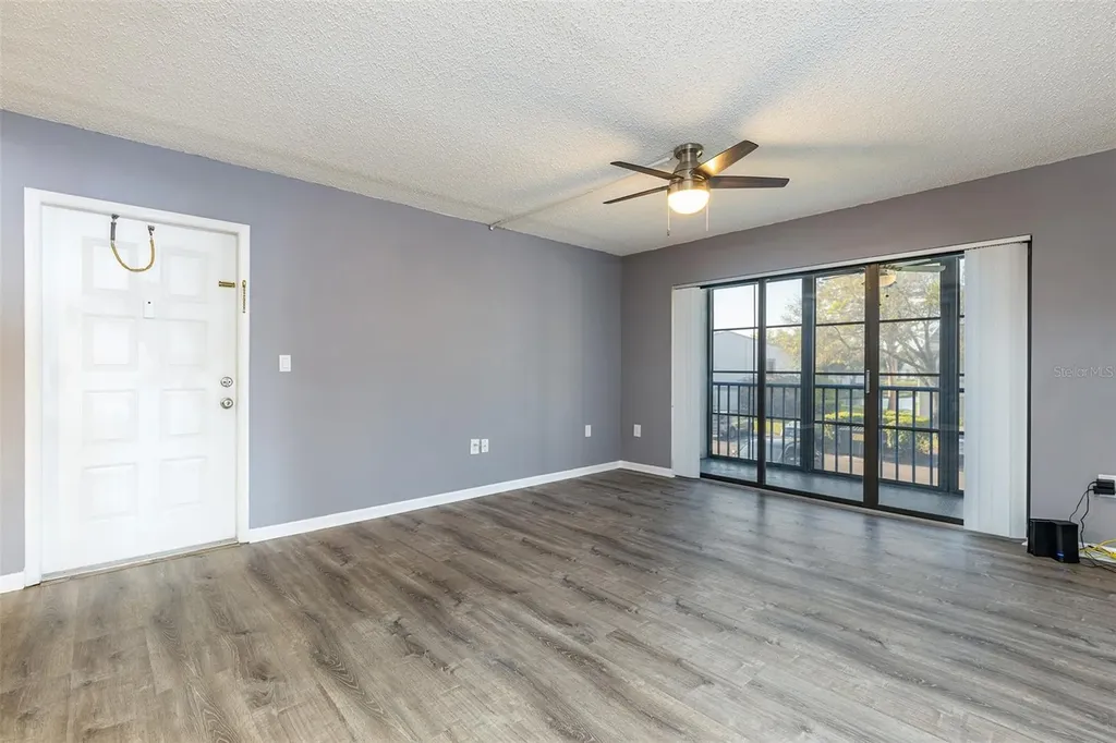 1182 Pine Ridge Circle W Tarpon Springs FL 34688