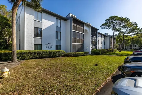 1182 Pine Ridge Circle W Tarpon Springs FL 34688