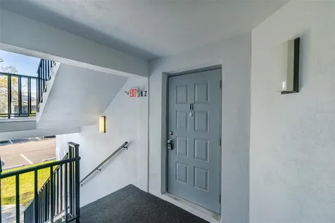 1182 Pine Ridge Circle W Tarpon Springs FL 34688