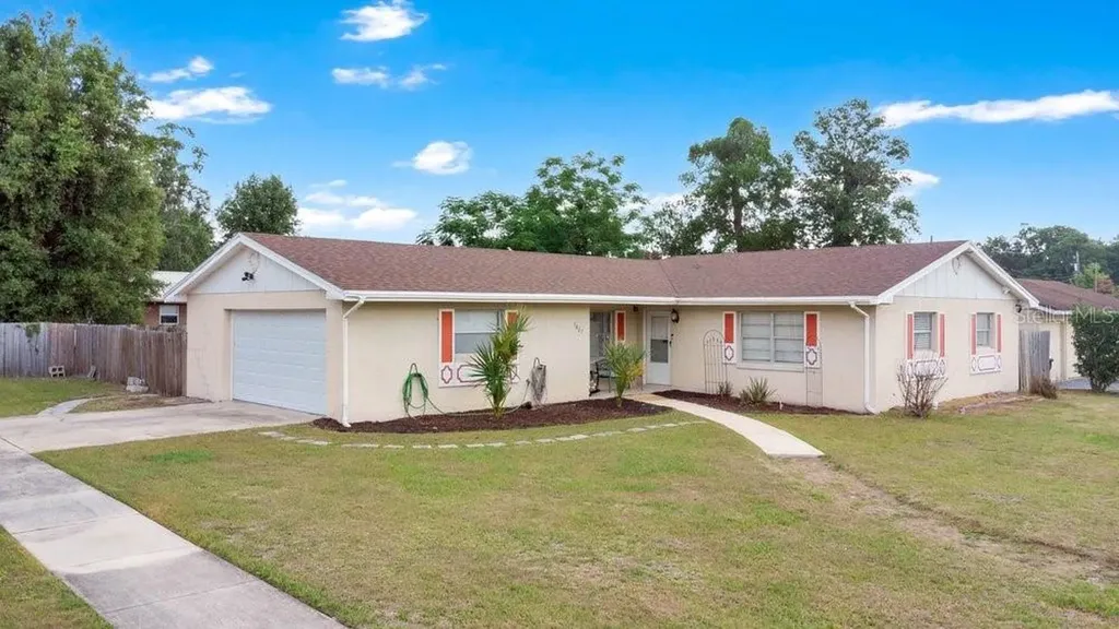 5827 Flori Lane Orlando FL 32808