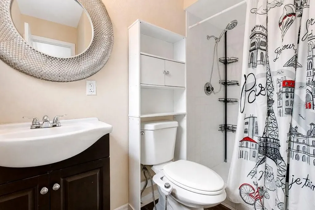 5827 Flori Lane Orlando FL 32808