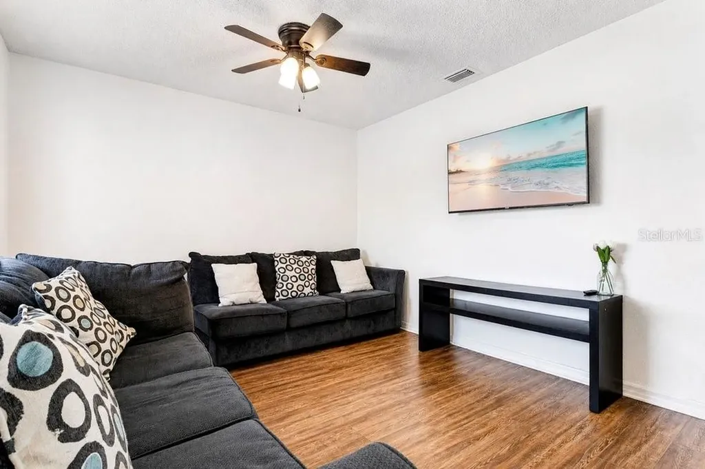 5827 Flori Lane Orlando FL 32808
