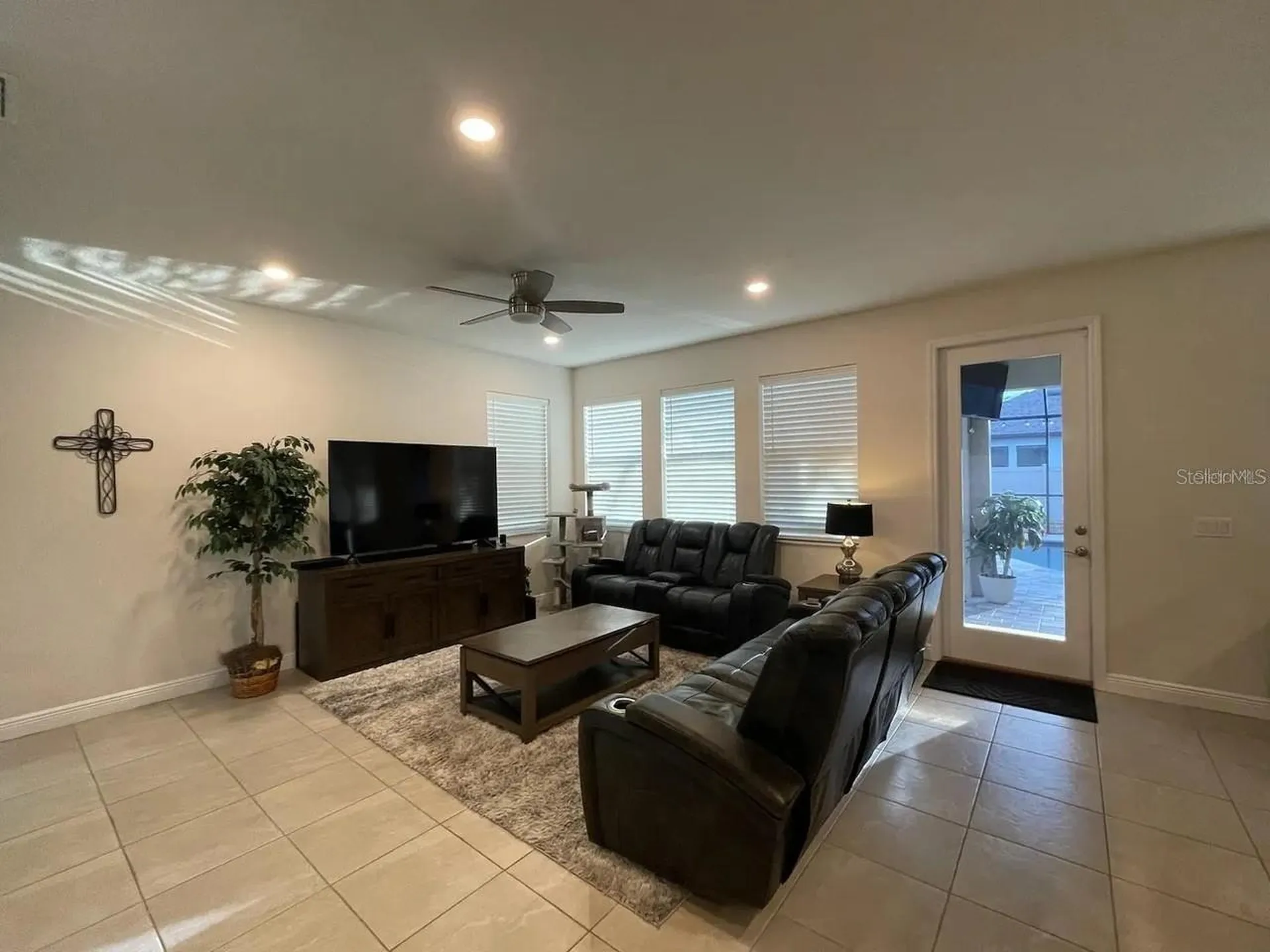 1438 N River Circle Tarpon Springs FL 34689