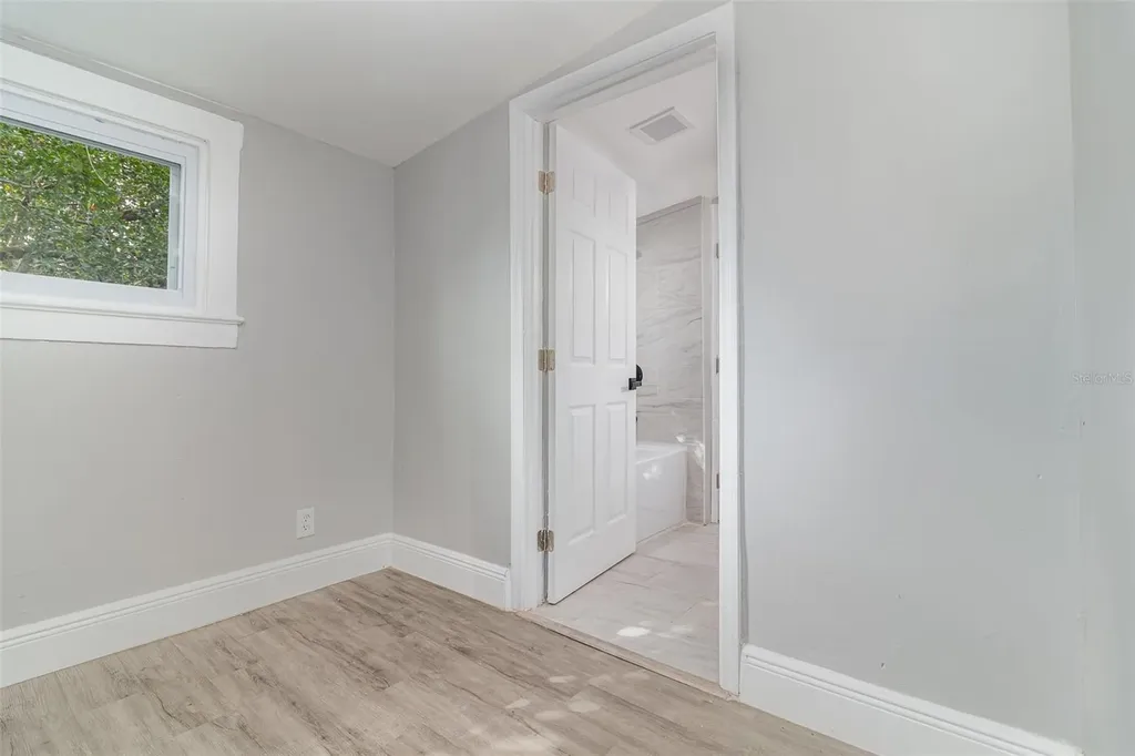 4242 Raleigh Street Orlando FL 32811