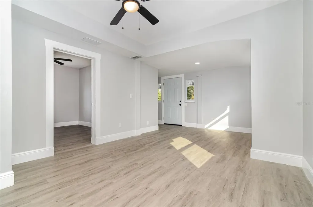 4242 Raleigh Street Orlando FL 32811