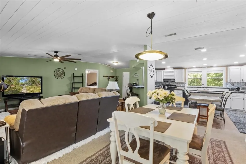 9859 NW 38th Terrace Branford FL 32008