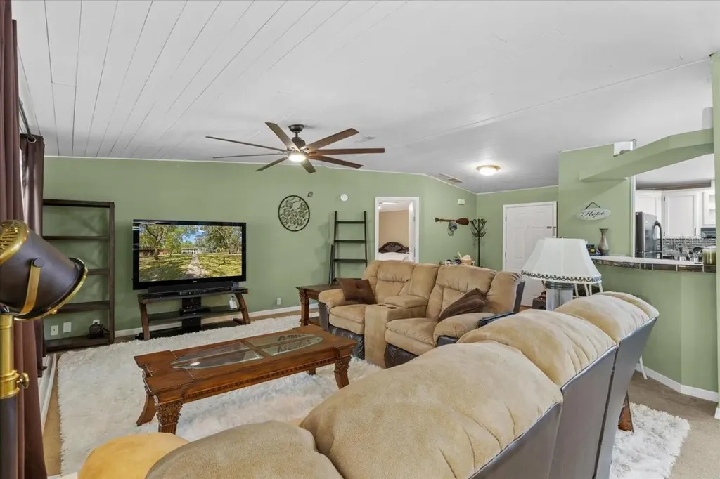 9859 NW 38th Terrace Branford FL 32008