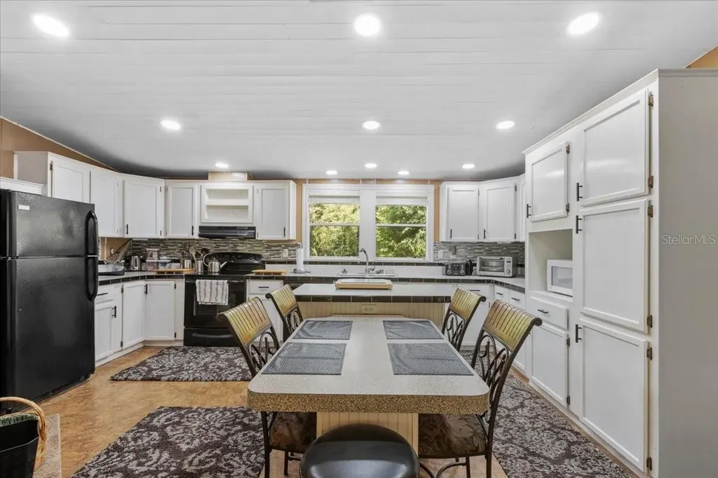 9859 NW 38th Terrace Branford FL 32008