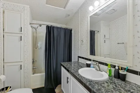 9859 NW 38th Terrace Branford FL 32008