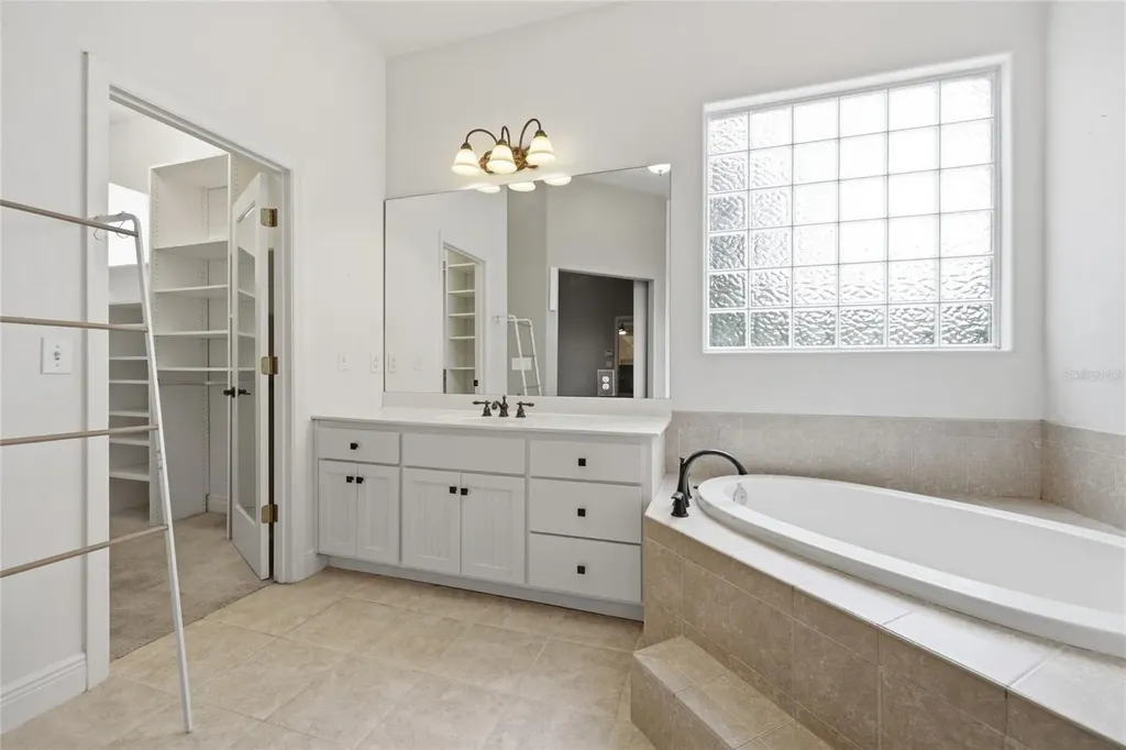 2504 SW 170th Street Newberry FL 32669