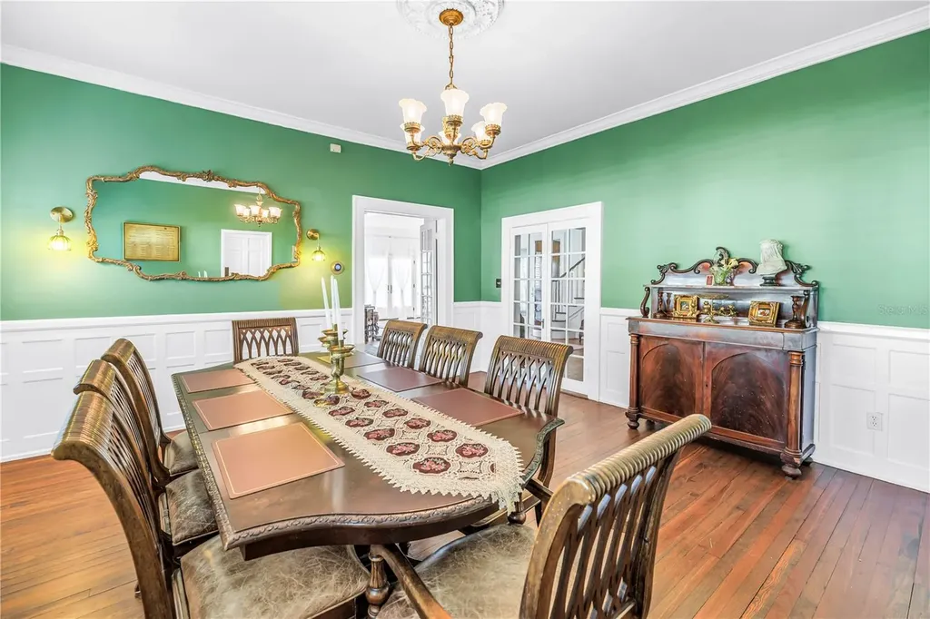 208 N Spring Boulevard Tarpon Springs FL 34689