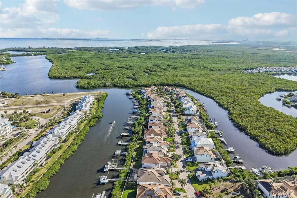 3110 Christophers Watch Lane Ruskin FL 33570