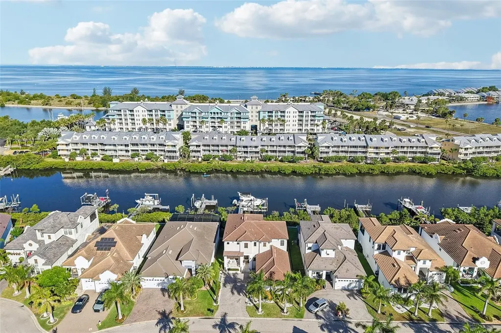 3110 Christophers Watch Lane Ruskin FL 33570