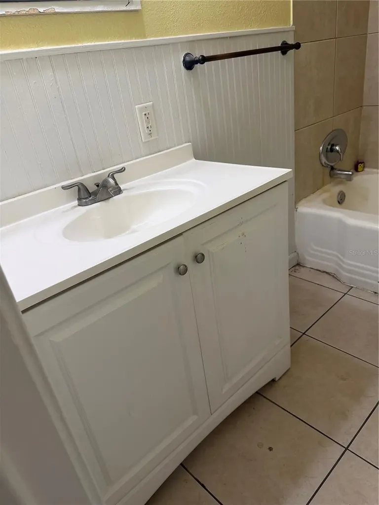 3255 18th Street N St Petersburg FL 33713