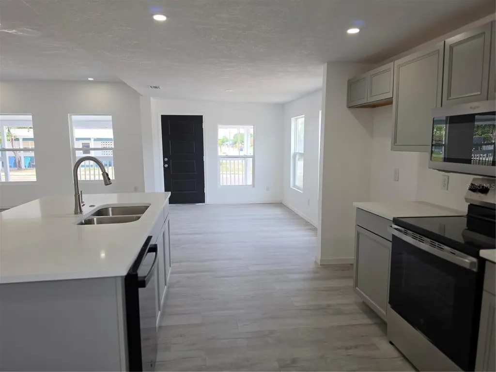 201 Dr J A Wiltshire Avenue W Lake Wales FL 33853