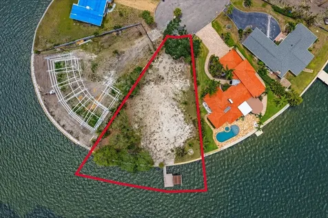 4838 Paradise Way S St Petersburg FL 33705