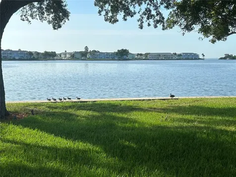 4838 Paradise Way S St Petersburg FL 33705