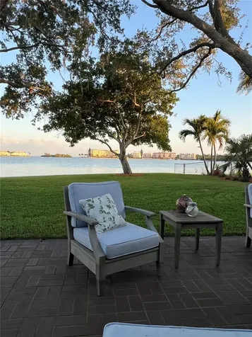 4838 Paradise Way S St Petersburg FL 33705