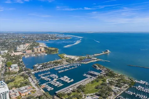4838 Paradise Way S St Petersburg FL 33705