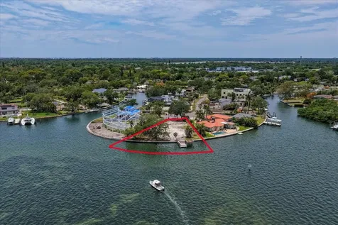 4838 Paradise Way S St Petersburg FL 33705