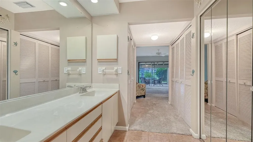 5294 Huntingwood Court Sarasota FL 34235