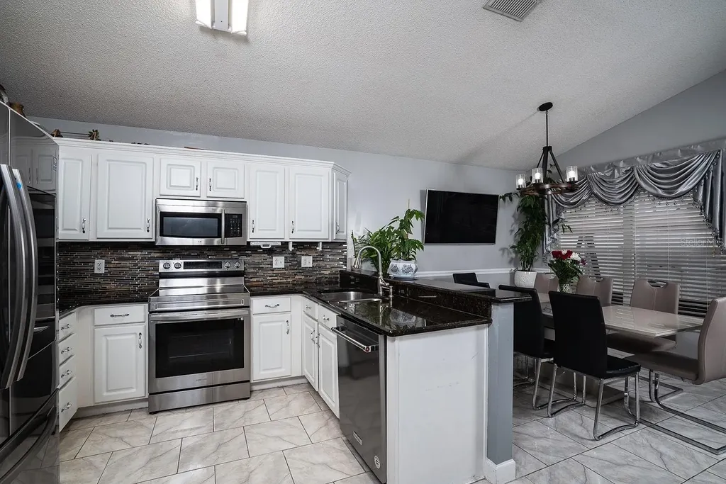 4443 Oakton Drive Orlando FL 32818