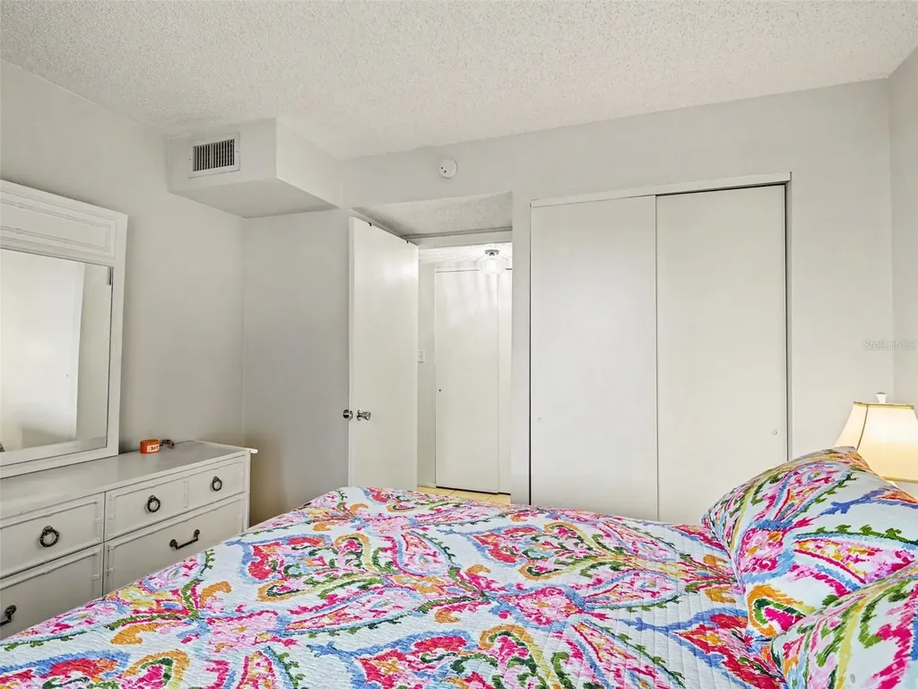 3915 Lake Bayshore Drive Bradenton FL 34205