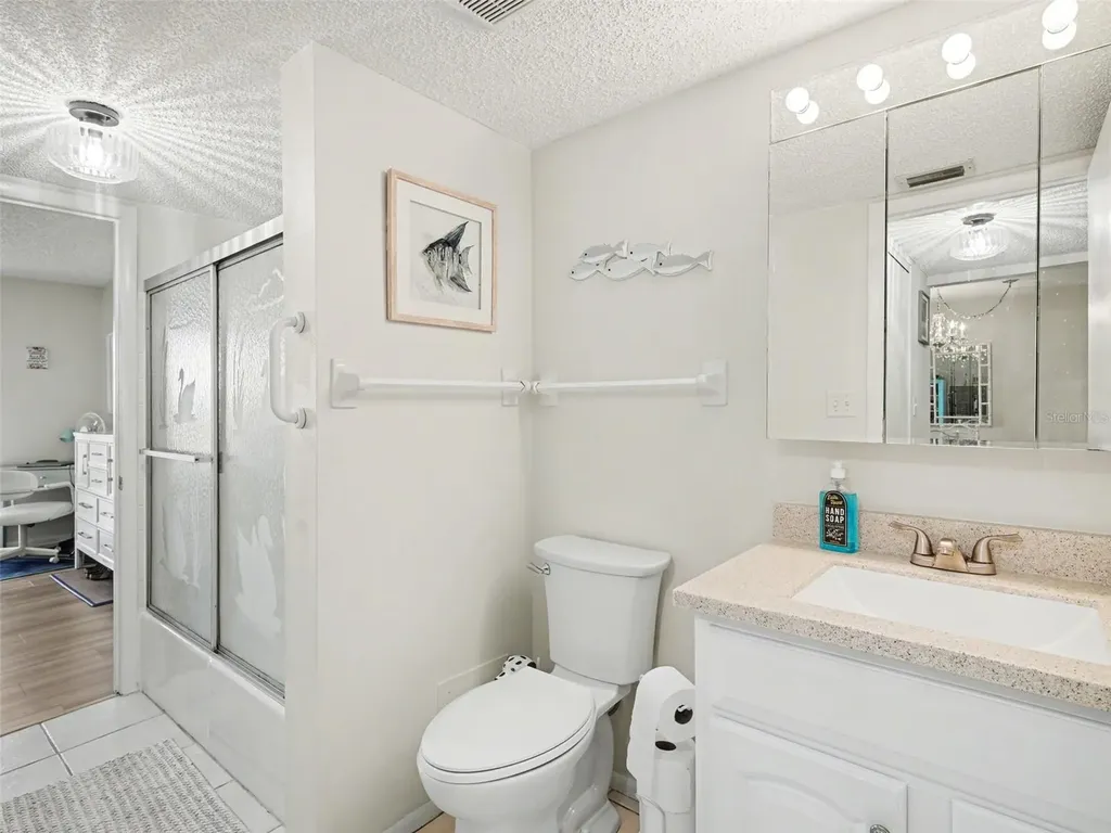 3915 Lake Bayshore Drive Bradenton FL 34205