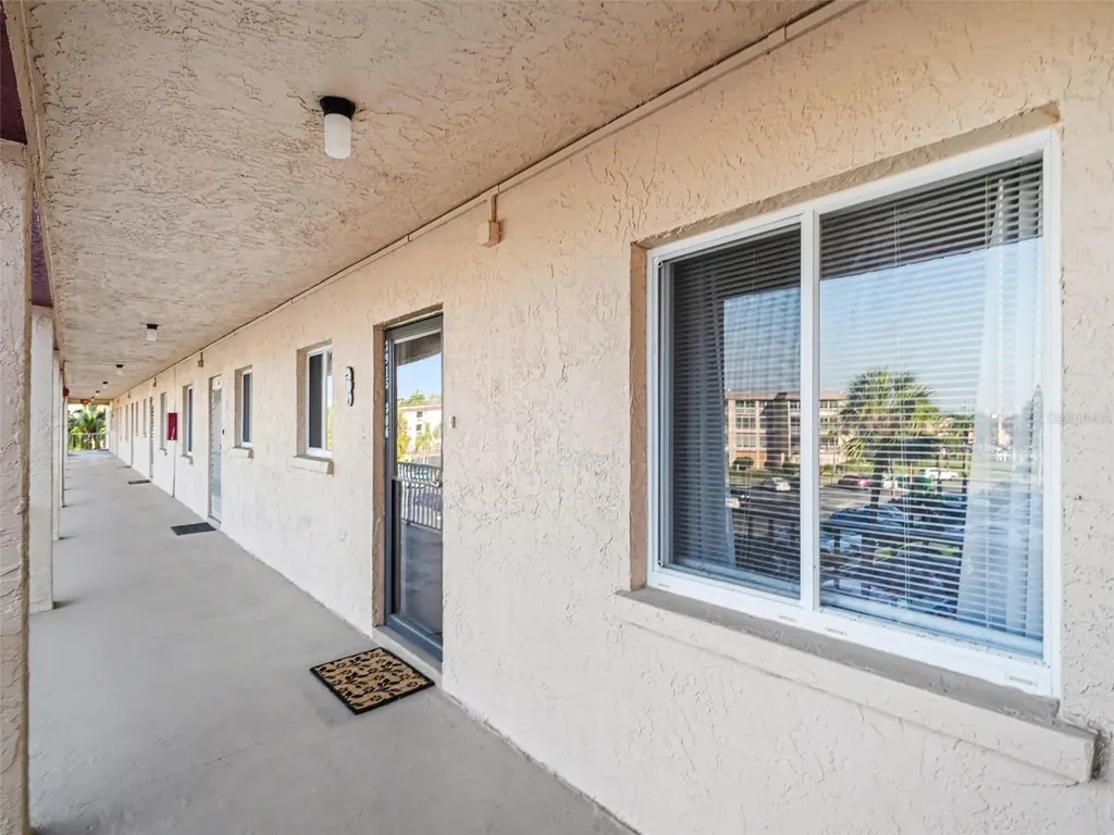 3915 Lake Bayshore Drive Bradenton FL 34205