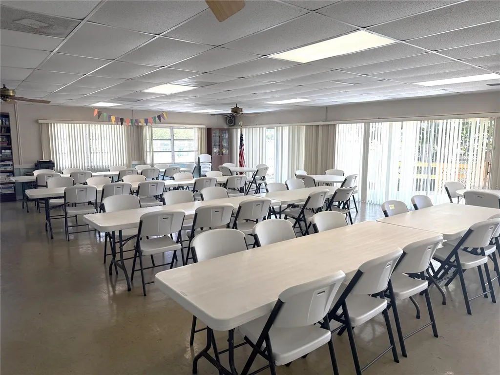 3915 Lake Bayshore Drive Bradenton FL 34205