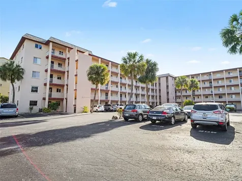 3915 Lake Bayshore Drive Bradenton FL 34205