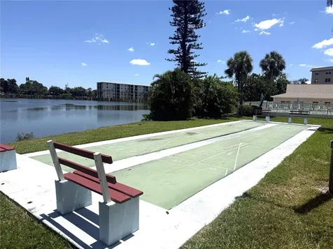 3915 Lake Bayshore Drive Bradenton FL 34205