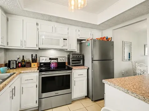 3915 Lake Bayshore Drive Bradenton FL 34205