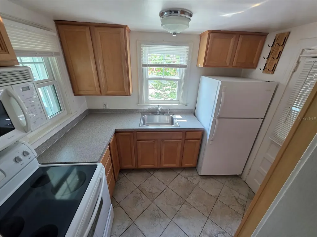807 N Thornton Avenue Orlando FL 32803