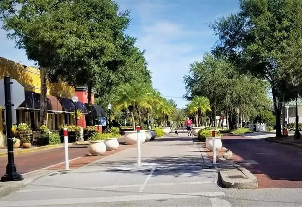 800 Chesapeake Drive Tarpon Springs FL 34689