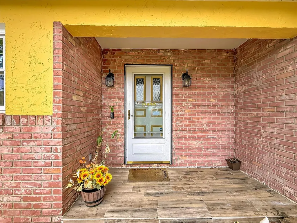 13530 Berkshire Court Grand Island FL 32735
