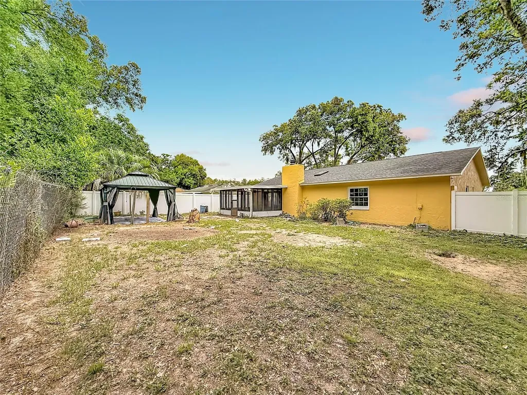 13530 Berkshire Court Grand Island FL 32735