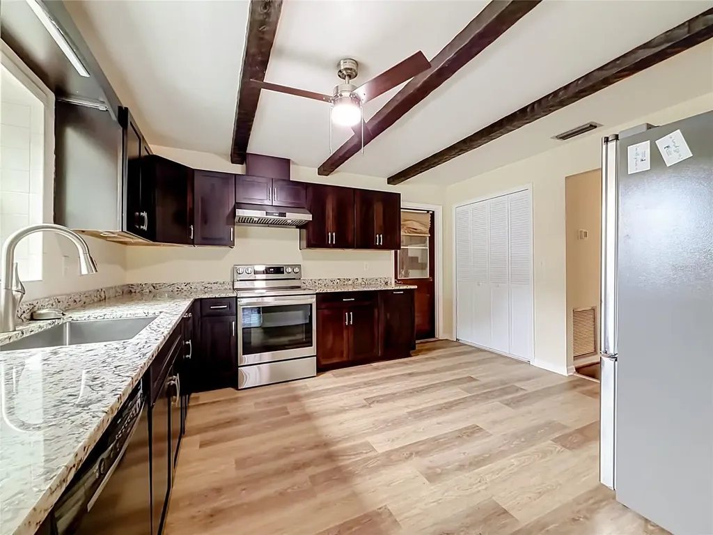 13530 Berkshire Court Grand Island FL 32735
