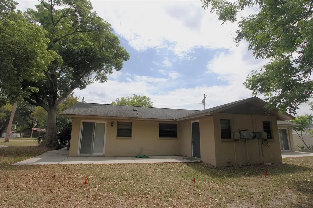 5647 20th Street Zephyrhills FL 33542