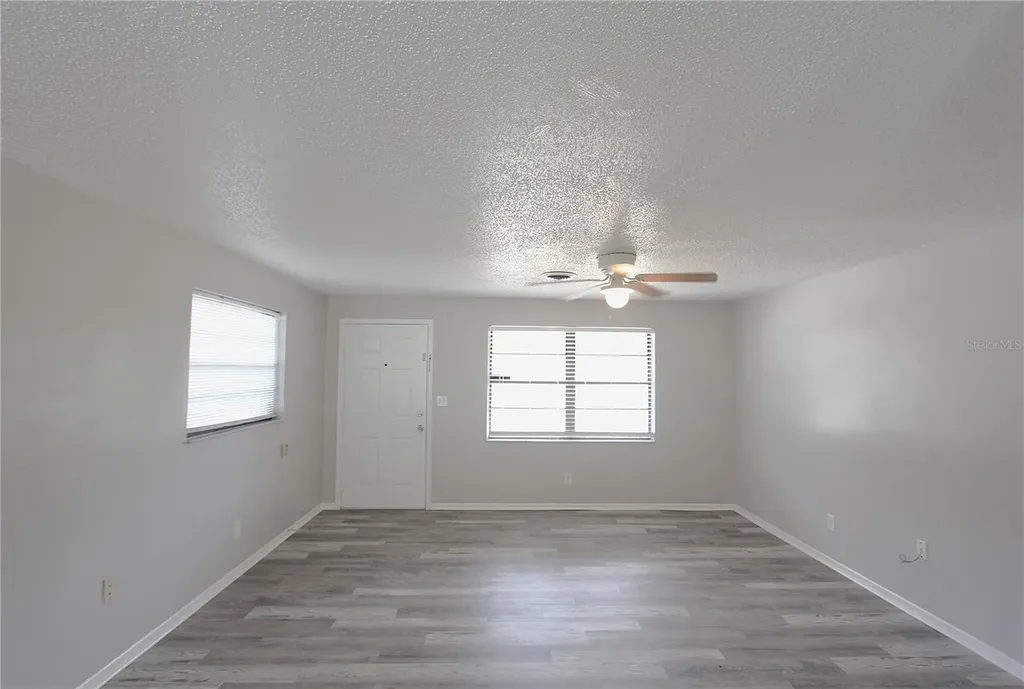 5647 20th Street Zephyrhills FL 33542
