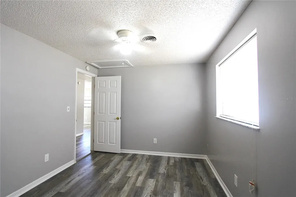 5647 20th Street Zephyrhills FL 33542